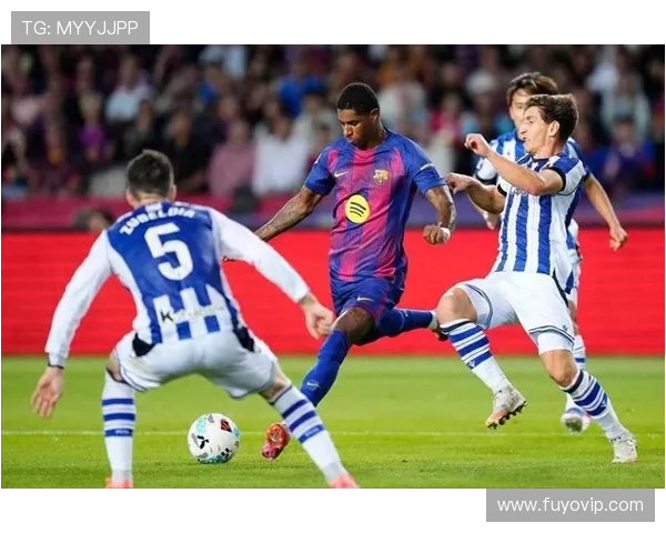 巴萨与切尔西交锋海报展示球员乘坐伦敦地铁拉什福德与库库同框亮相